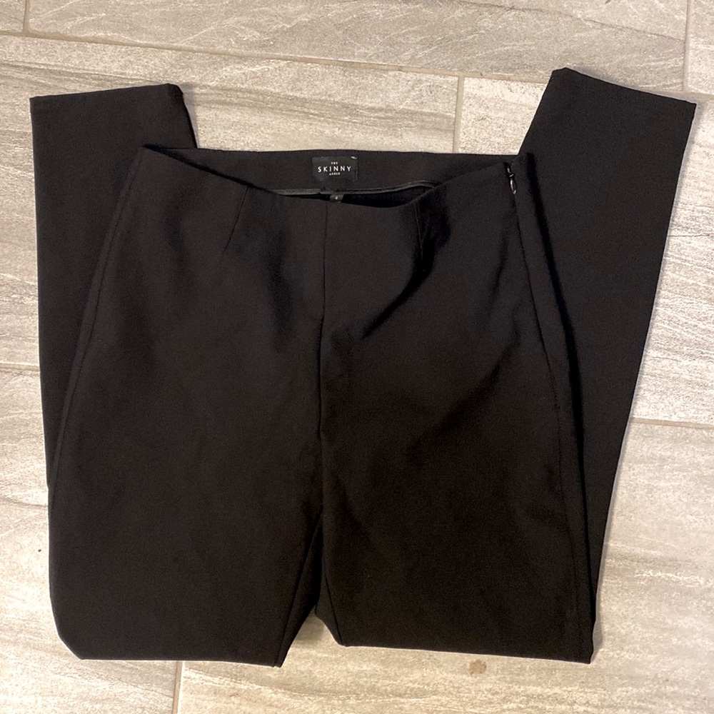 White House Black Market
 Skinny Ankle 4 EUC